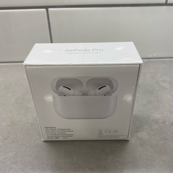 AirPods Pro - Picture 3 of 6